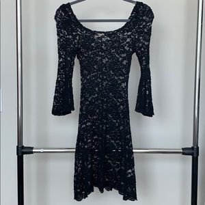 Hug black lace dress